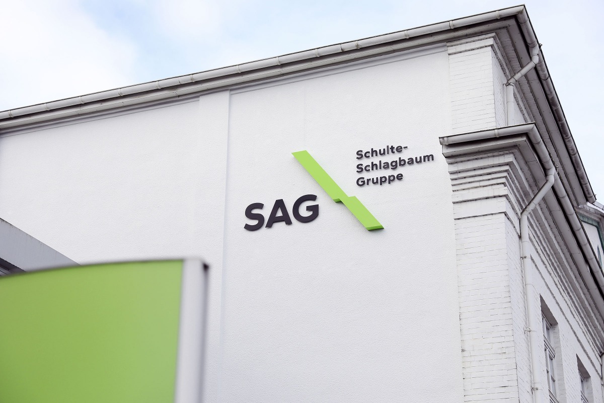 Foto von Aussenmauer SAG mit neuem Logo